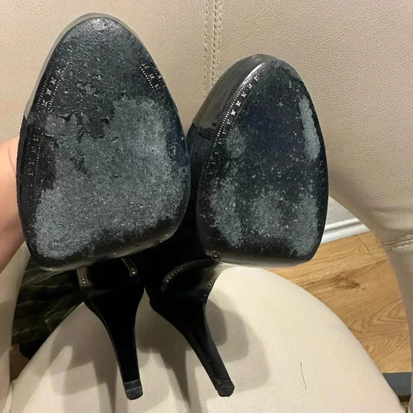 Chanel Black Suede Platform Pumps w/ Patent Leather Cap Toe + CC Logo size 38.5 - Picture 14 of 16